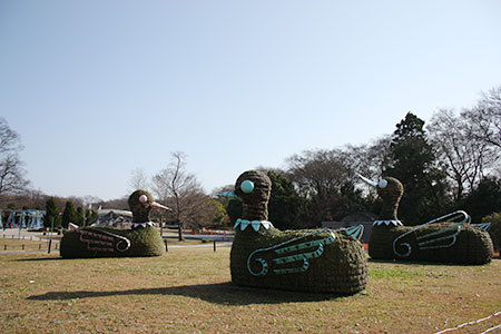 木曽三川公園一宮タワーツインアーチ138芝生広場