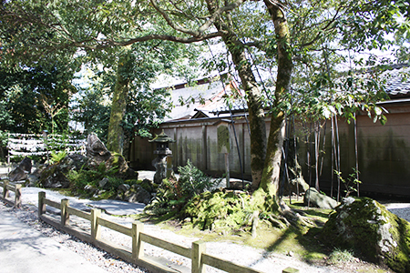 籠神社境内