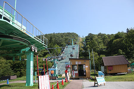 茶臼山高原リフト乗り場