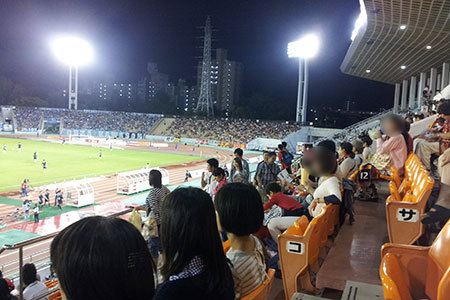 名古屋市瑞穂陸上競技場観客