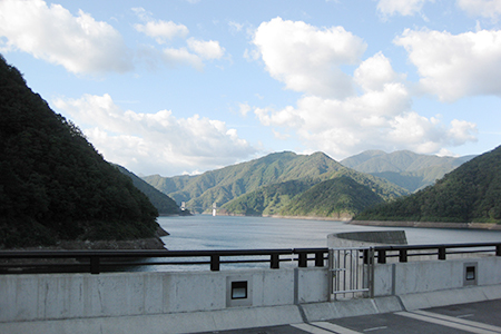 徳山ダム