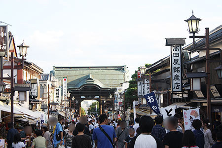 信州善光寺の参道商店街